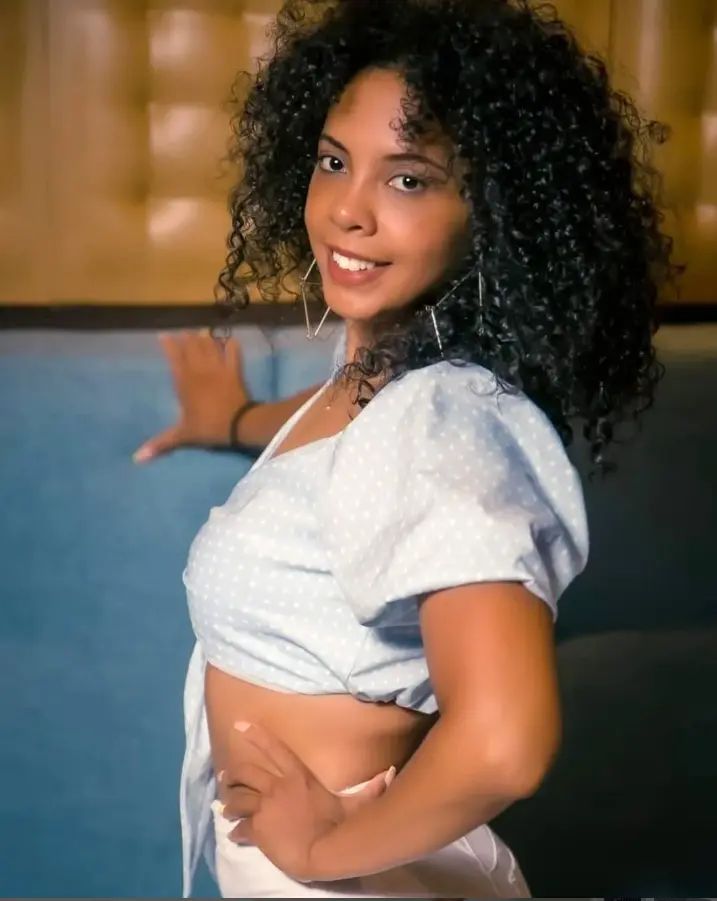 LAURA CAICERO